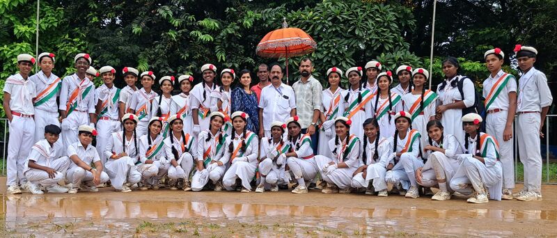 പ്രമാണം:21060 khs independence day21.jpg