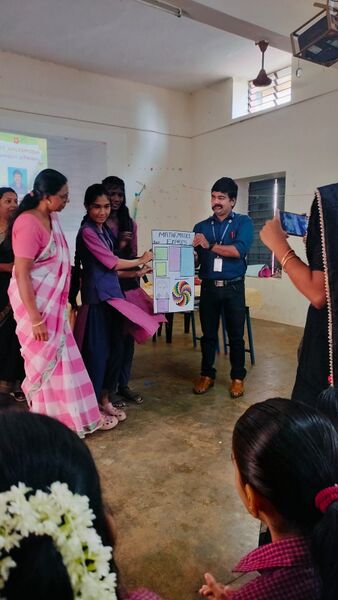 പ്രമാണം:21068 club 5.jpeg