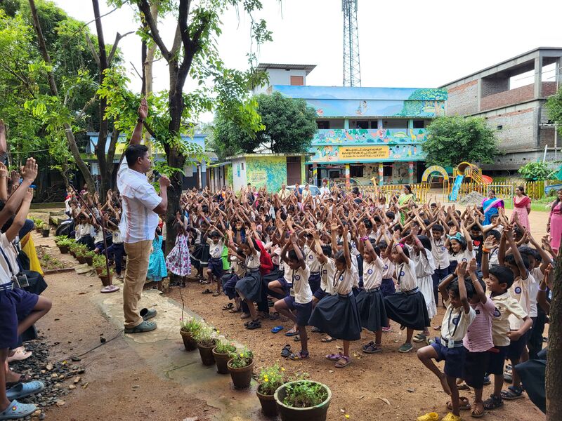 പ്രമാണം:21706 yoga.jpg