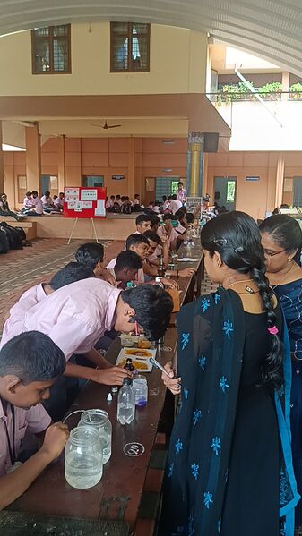 പ്രമാണം:23043 shastrolsavam judging.jpg