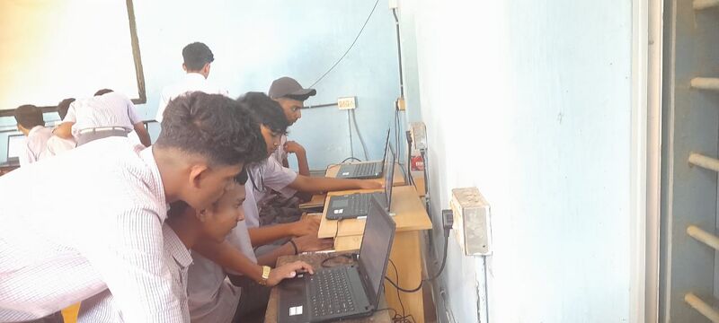 പ്രമാണം:25053-hitech lab.jpeg