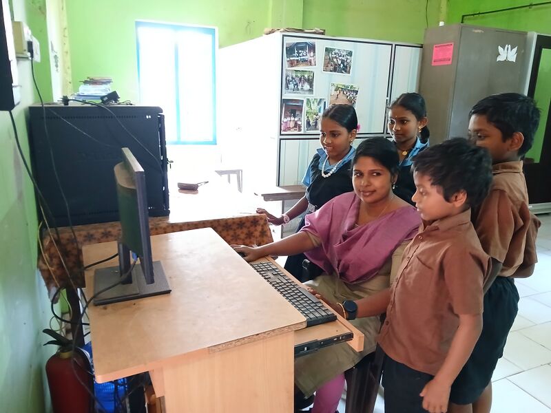 പ്രമാണം:36229 HitechLab.jpg