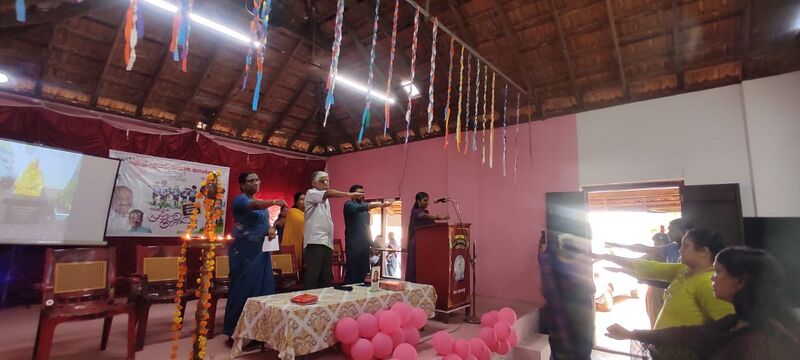 പ്രമാണം:40011-KLM-Praveshanolsavam-laharivirudha pledge2026.jpg