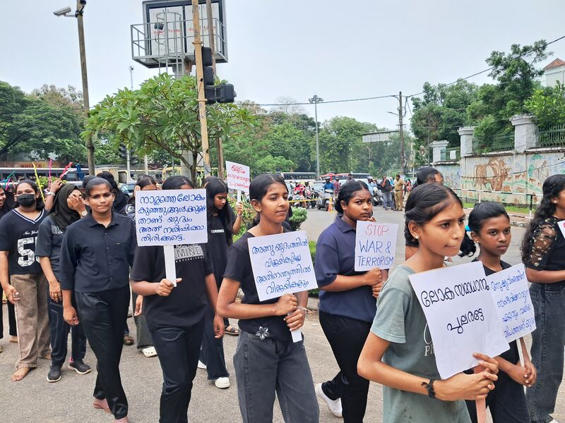 പ്രമാണം:43040 cd25 5.jpg