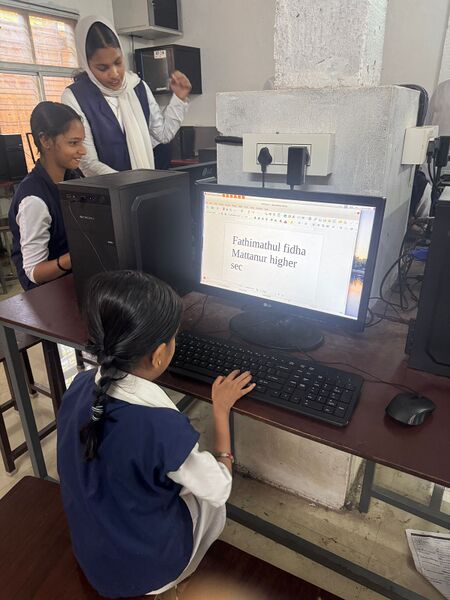 പ്രമാണം:Teaching 14049.3.jpeg