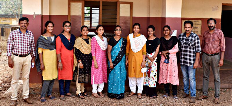 പ്രമാണം:UP Teachers.resized.jpg