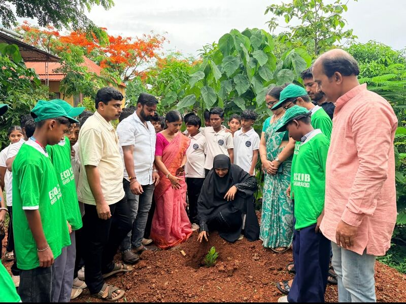പ്രമാണം:11002 June5.jpg