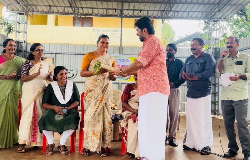 പ്രമാണം:12060 KSD ONAPPUDAVA.jpg