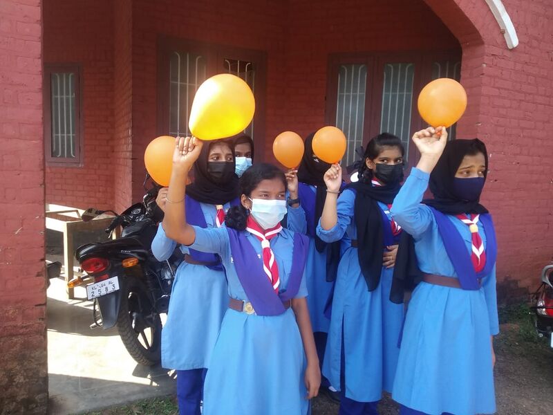 പ്രമാണം:19016ഗൈ‍‍ഡ്സ് 2.jpeg