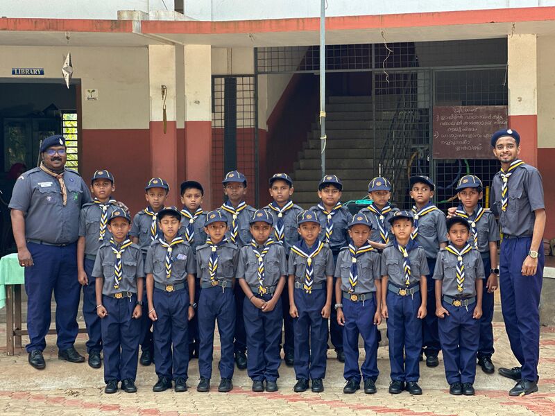 പ്രമാണം:19431 Team CUBS.jpg