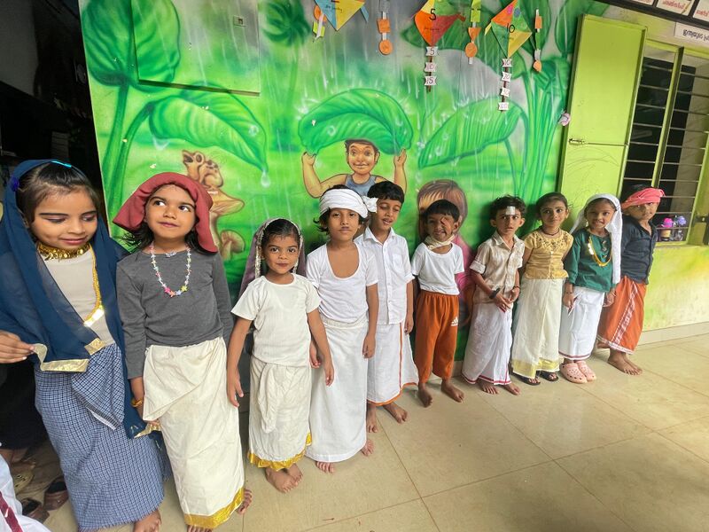 പ്രമാണം:19812 basheerday1.jpg