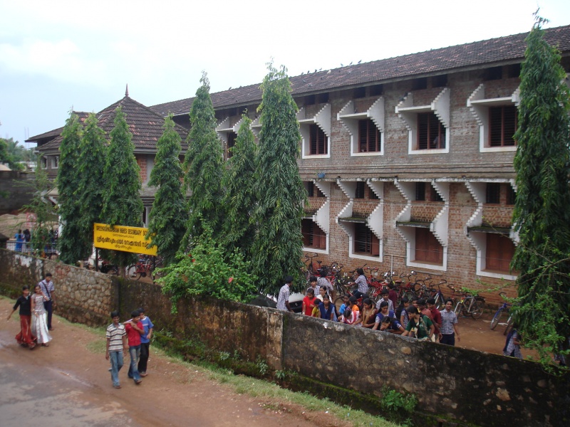 പ്രമാണം:20039 school.jpg
