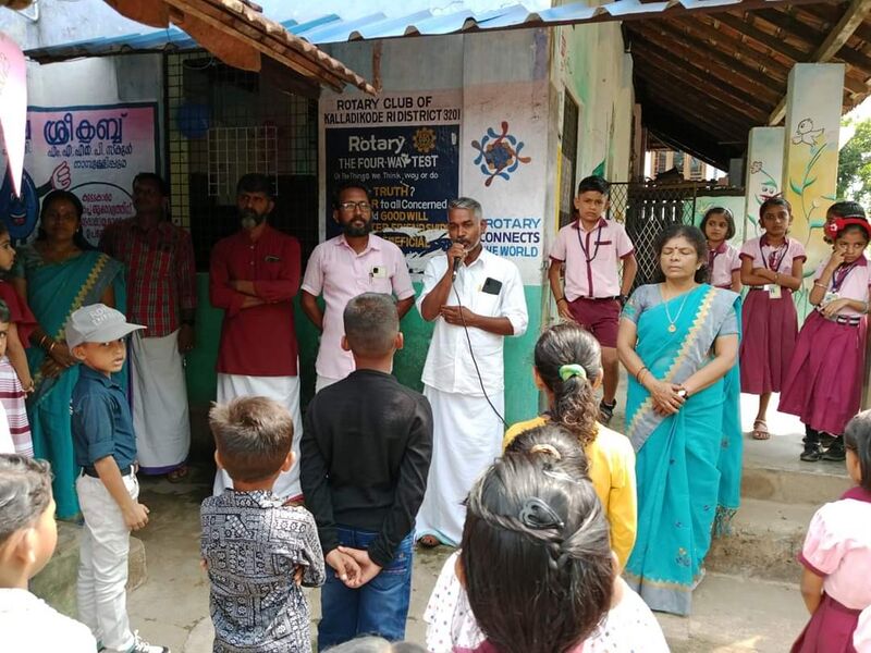 പ്രമാണം:21724 pravesanolsavam 1.jpg