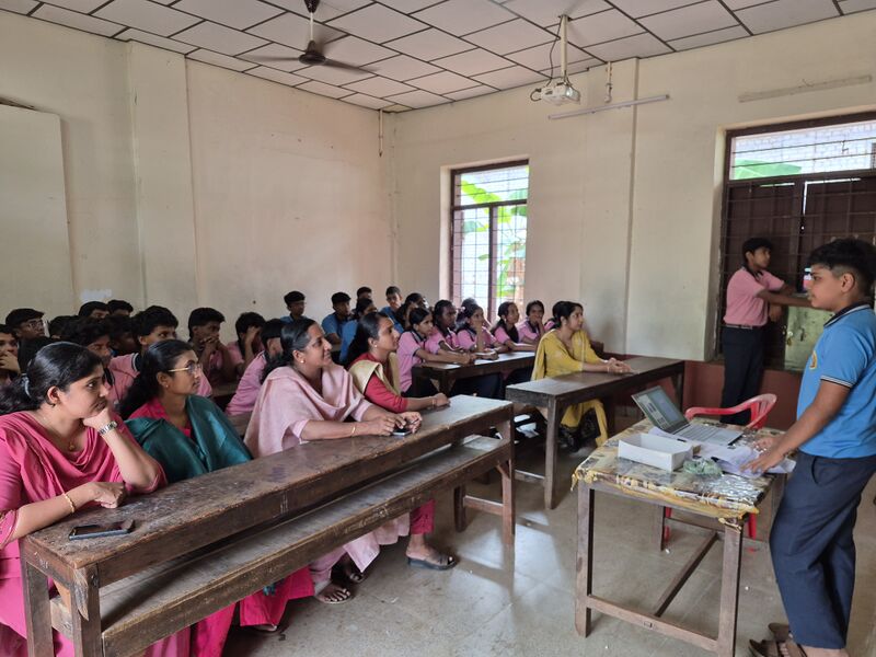 പ്രമാണം:31079AI CLASS1.jpg