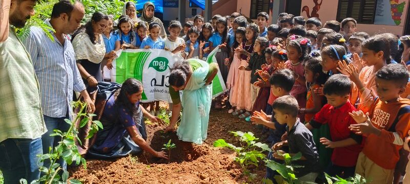 പ്രമാണം:42638 tvm june5.jpg