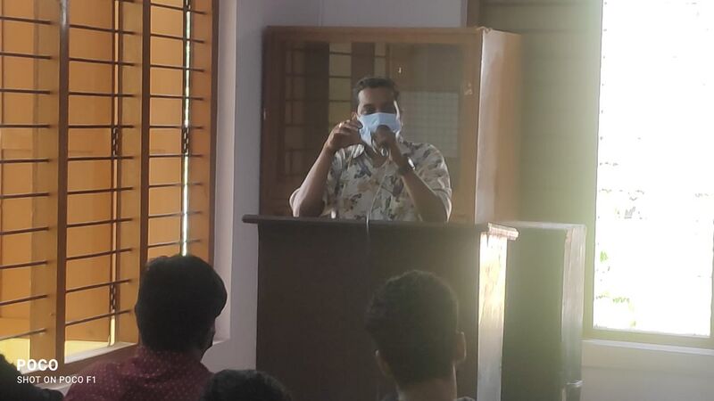 പ്രമാണം:44018 v2.jpg