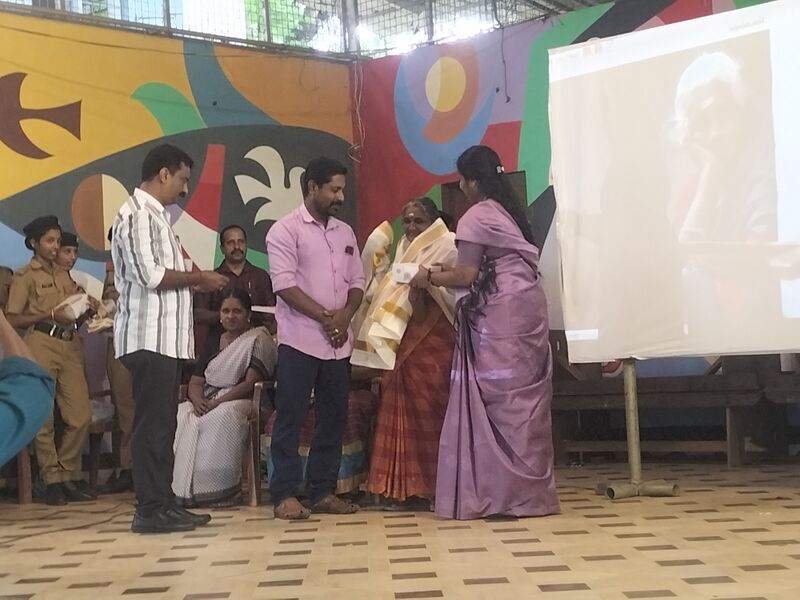 പ്രമാണം:44037 OCT1.jpg