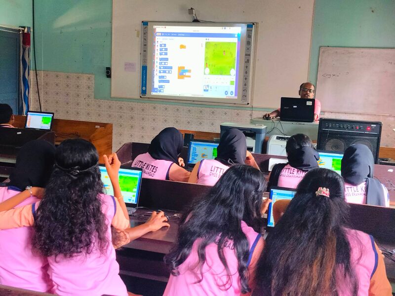 പ്രമാണം:48036 hitech class.jpeg