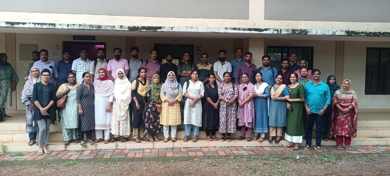 പ്രമാണം:Drcmlp tb std9 25.jpg