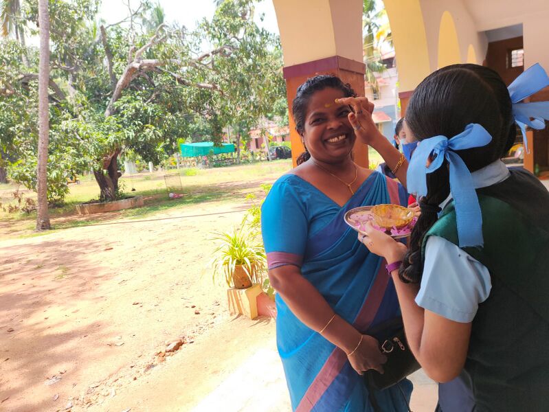 പ്രമാണം:Tr3 43065.jpeg