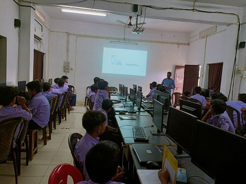 പ്രമാണം:19501 pl camp1.jpg