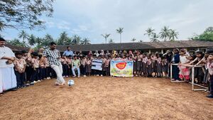 21842 FOOTBALL CHALLENGE AGAINST DRUGS.JPG