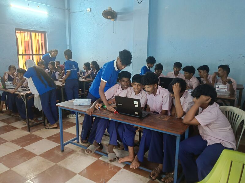 പ്രമാണം:34022 robotics10.jpg