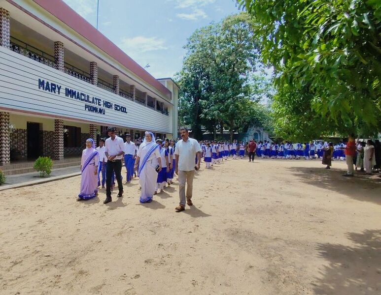 പ്രമാണം:35052 4preveshanolsavam25.jpg