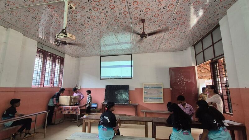 പ്രമാണം:42050 parliament 4.jpg