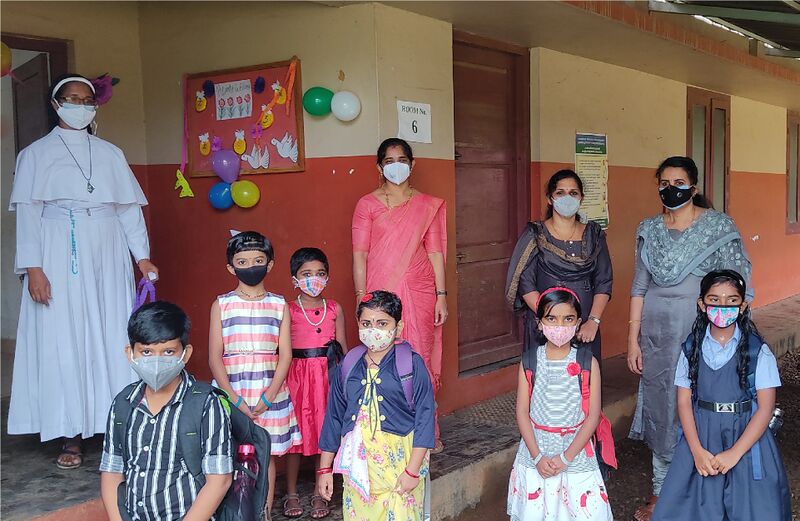 പ്രമാണം:BS21 KTM 32030 5.jpg