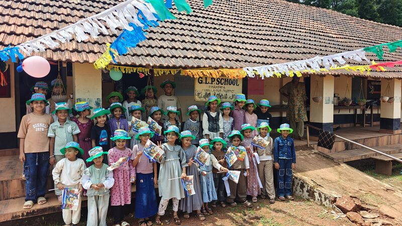 പ്രമാണം:11338-Praveshanolsavam3.jpg