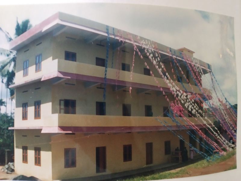 പ്രമാണം:30020-school 2.jpg