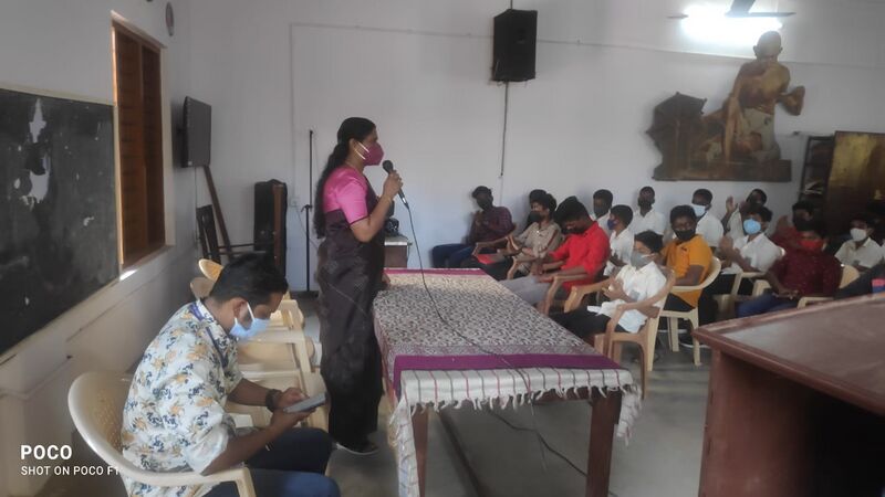 പ്രമാണം:44018 v4.jpg