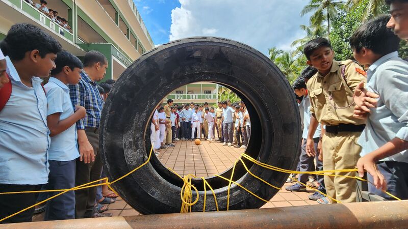 പ്രമാണം:47061 ONAMAGHOSHAM22.jpg