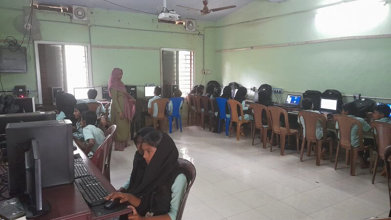 പ്രമാണം:48253 computer lab.jpeg