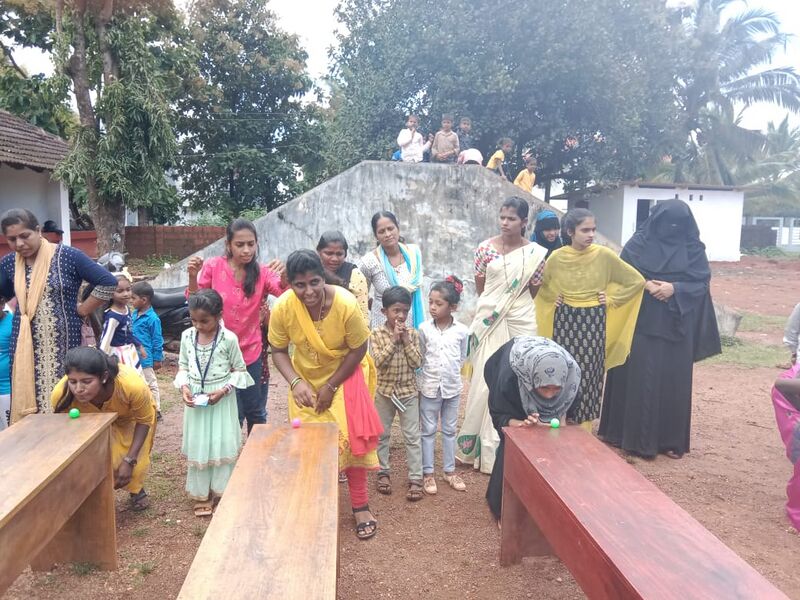 പ്രമാണം:11240 onam 2.jpeg