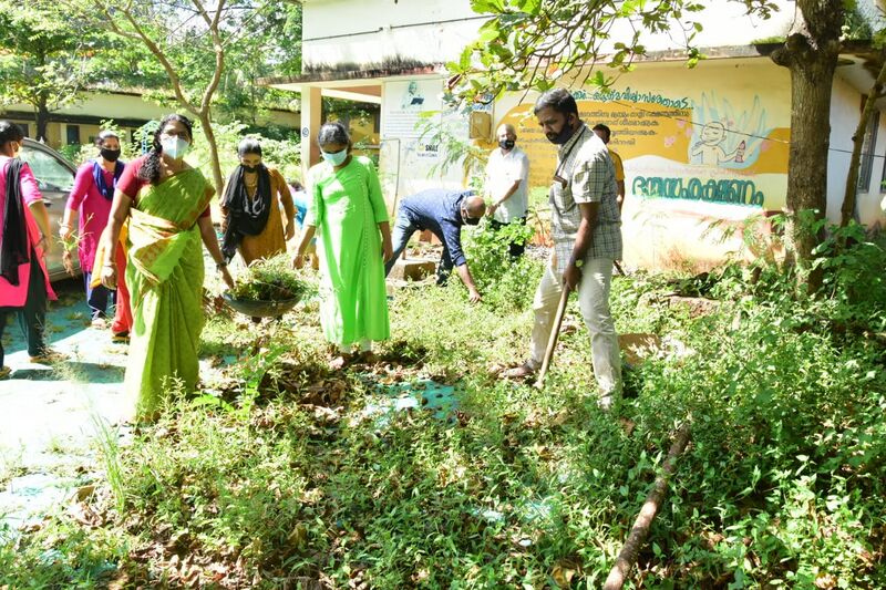പ്രമാണം:11451 cleaning.jpg