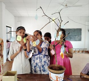 ജൂൺ 12 ബാലവേല വിരുദ്ധ ദിനത്തിൽ സ്വപ്ന മരം സ്ഥാപിച്ച് പട്ടുവം GHSS ലെ വിദ്യാർത്ഥികൾ .