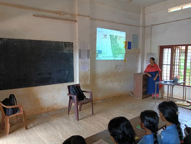 പ്രമാണം:19667 Hightech Classroom 04.jpg