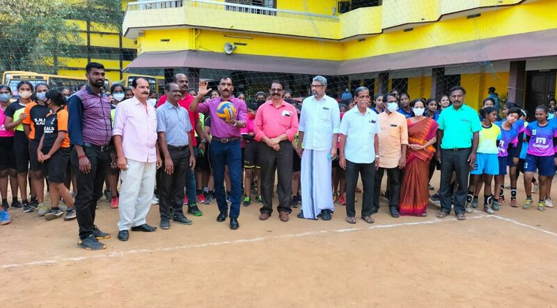 പ്രമാണം:25071 volleyball2.jpg