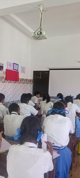 പ്രമാണം:26543 digital class 1.jpg