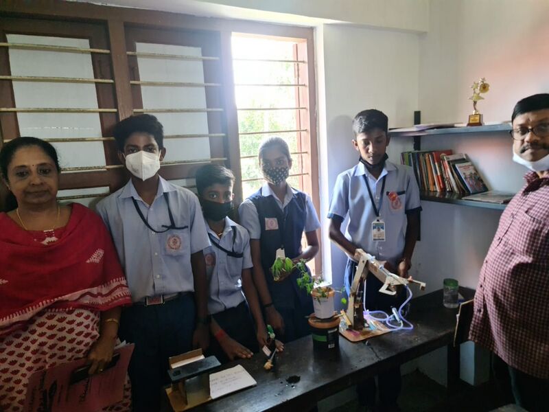 പ്രമാണം:33056 schoolfair 2022 4.jpeg