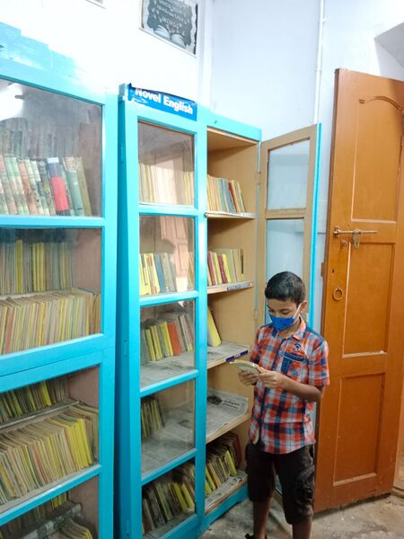 പ്രമാണം:44018 l3.jpg