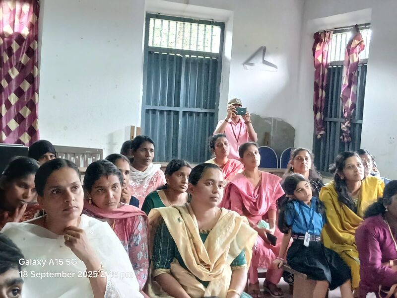 പ്രമാണം:BS21 KTM 32012 43.jpg