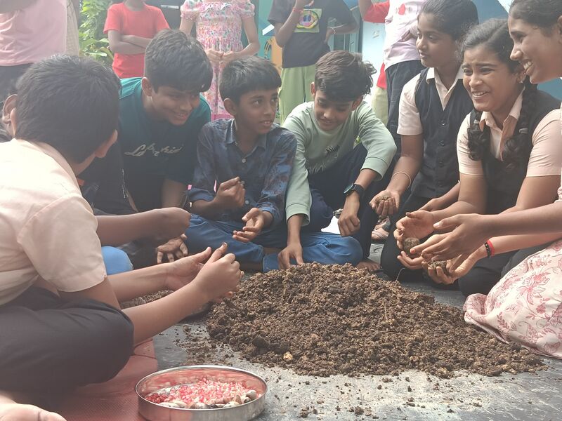 പ്രമാണം:Evmt day-43338.resized.jpg