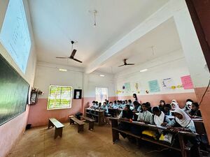 13373 hitechclassroom.jpg