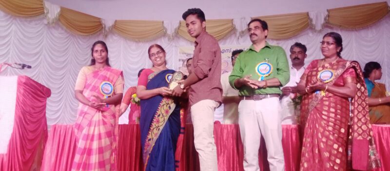 പ്രമാണം:21068 mikavu11.jpeg