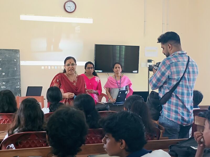 പ്രമാണം:23017 vacation camp 7.jpeg