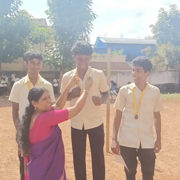 പ്രമാണം:44018 sports 5.jpg