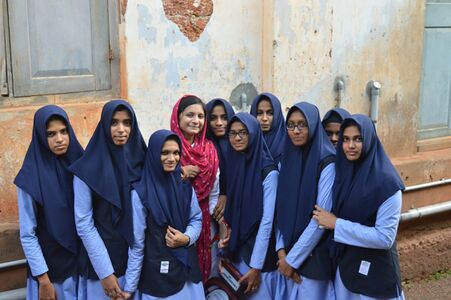 ഹംന മറിയം  ഐ.എഫ് .എസ് വിദ്യാർത്ഥികളുമായി സംവദിക്കുന്നു